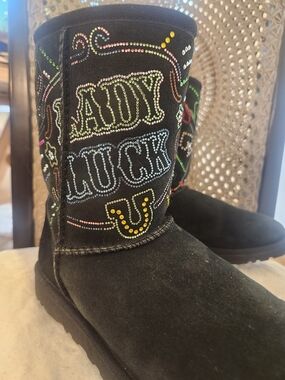 VERY RARE UGG 'Lady Luck' Las Vegas Short Classic